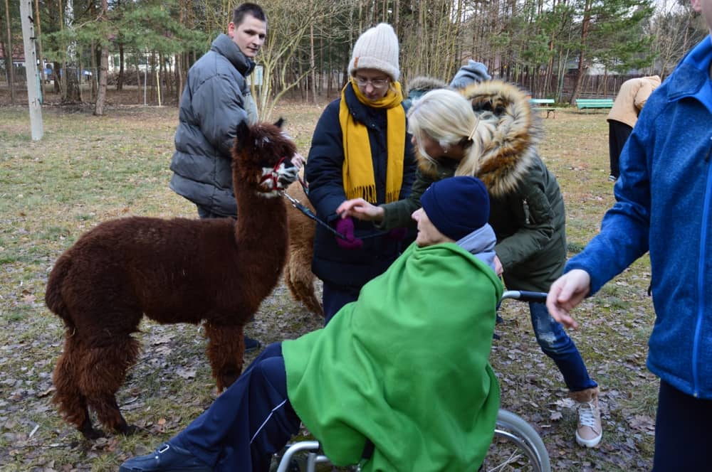 Egzotyczni goście w Domu Pomocy Społecznej w Konstancinie